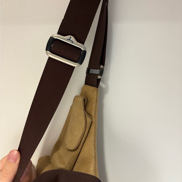 Travelon Tan Crossbody Bag - Picture 4 of 11